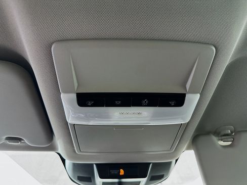 Used 2023 Nissan Rogue S image 18