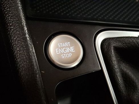 Used 2024 Volkswagen Jetta SE image 18