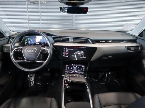 Used 2021 Audi e-tron Premium w/ Convenience Plus Package image 7