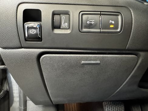 Used 2018 Chevrolet Impala Premier FWD image 21
