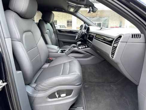 Used 2019 Porsche Cayenne AWD/4WD image 27