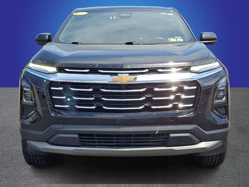 Used 2025 Chevrolet Equinox LT AWD/4WD image 2