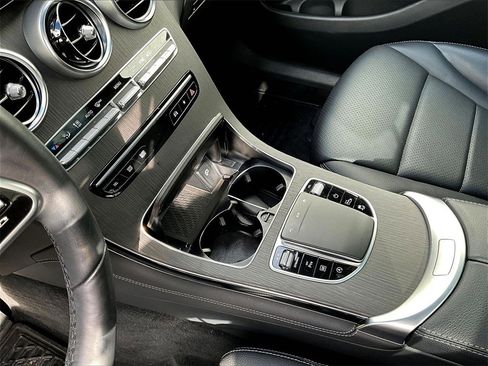Used 2021 Mercedes-Benz GLC 300 GLC 300 image 20