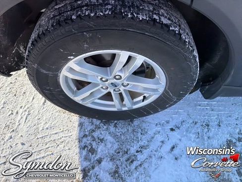 Used 2022 Ford Explorer XLT w/ Equipment Group 202A AWD/4WD image 26
