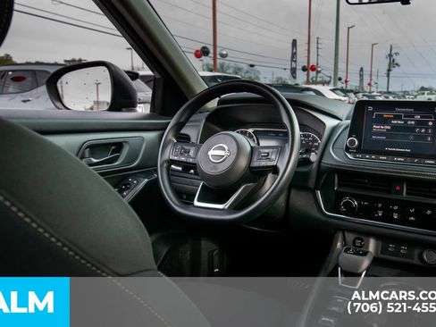 Used 2024 Nissan Rogue S image 15