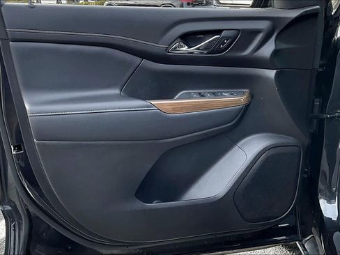 Used 2020 GMC Acadia SLE w/ LPO, Floor Liner Package image 20