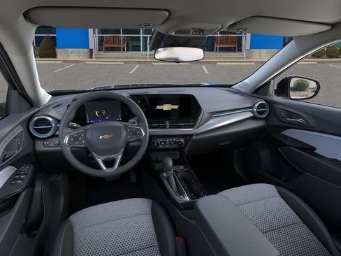 New 2026 Chevrolet Trax LT w/ LT Convenience Package FWD image 15