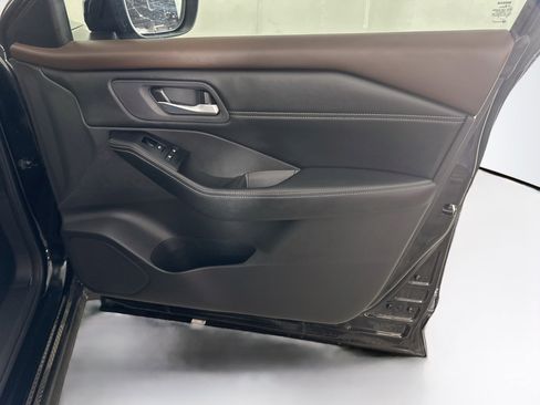 Used 2023 Nissan Rogue SV w/ SV Premium B Package FWD image 33