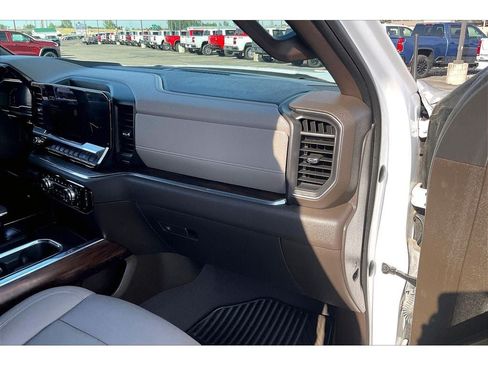 Used 2023 GMC Sierra 1500 SLT w/ SLT Premium Plus Package AWD/4WD image 18