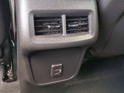 Used 2023 Chevrolet Equinox LT AWD/4WD image 11