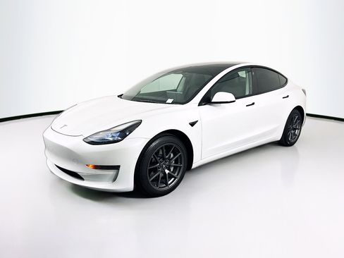 Used 2022 Tesla Model 3 RWD image 3