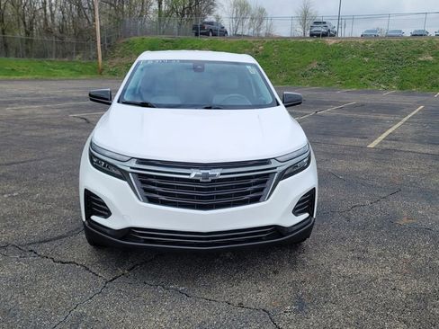 Used 2023 Chevrolet Equinox LS w/ LS Convenience Package FWD image 4