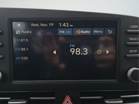 Certified 2025 Hyundai Elantra Hybrid FWD image 17