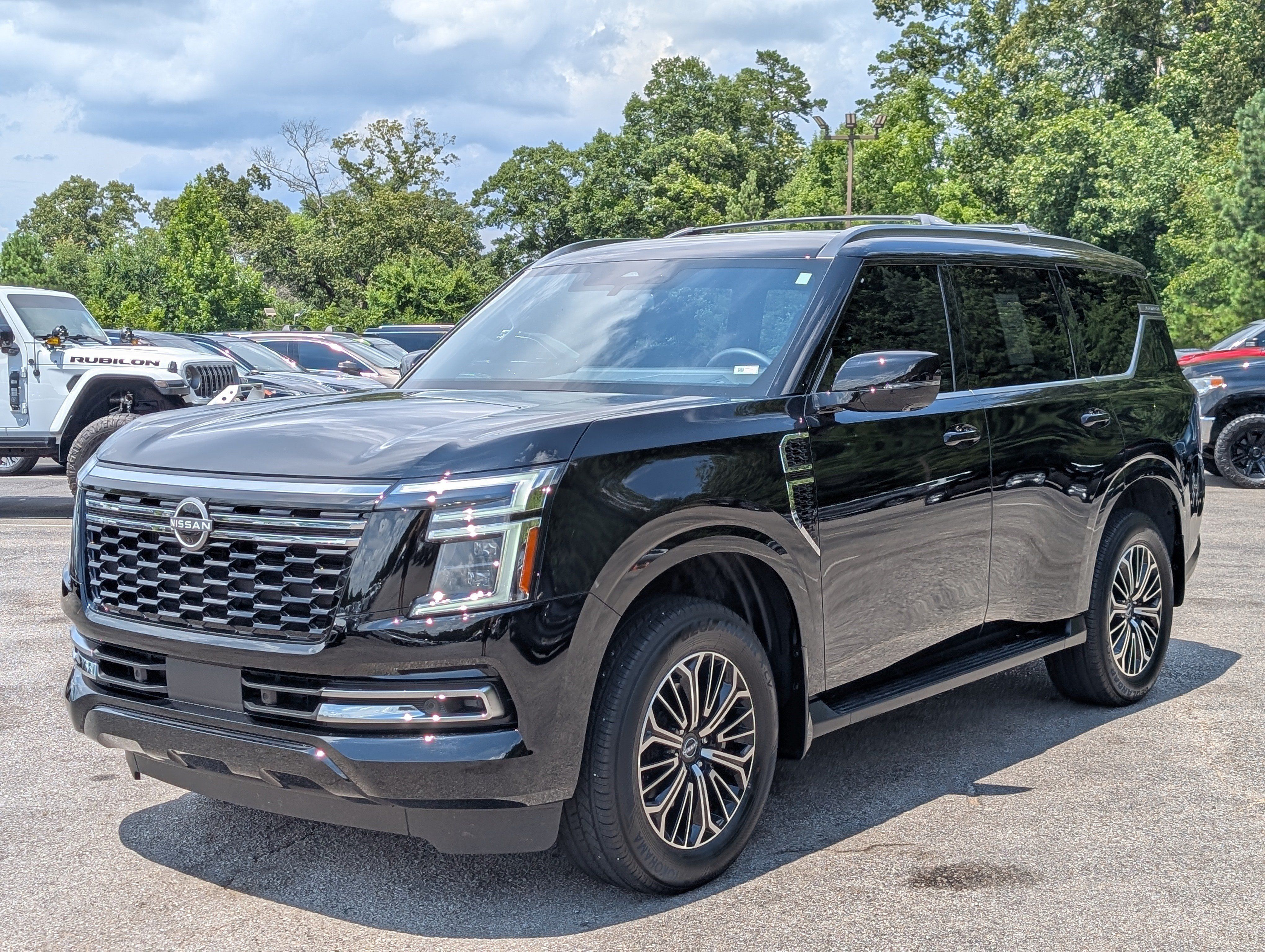 Used 2025 Nissan Armada SL w/ Captain's Chari Seat Package AWD/4WD image 5
