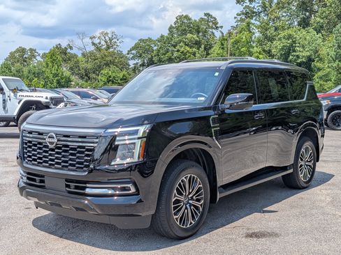 Used 2025 Nissan Armada SL w/ Captain's Chari Seat Package AWD/4WD image 5