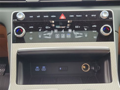 Used 2026 Genesis GV80 2.5T Prestige image 29