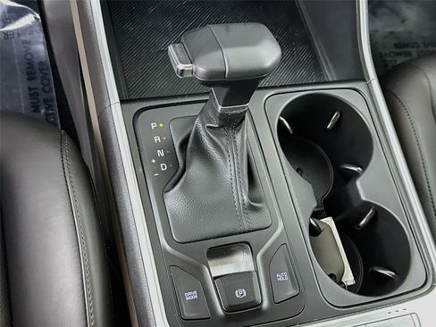 Certified 2025 Kia Carnival FWD image 18