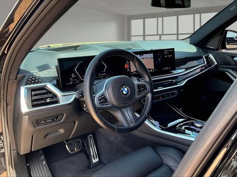 Used 2025 BMW X5 sDrive40i w/ M Sport Package RWD image 13