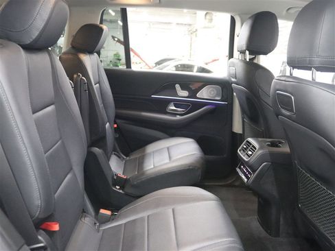 Used 2020 Mercedes-Benz GLS 450 4MATIC image 19