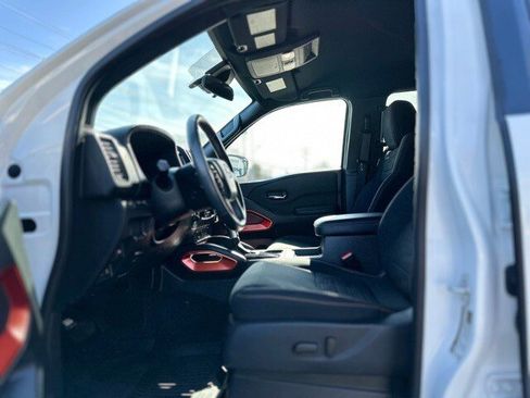 Used 2024 Nissan Frontier PRO-4X w/ Technology Package image 10