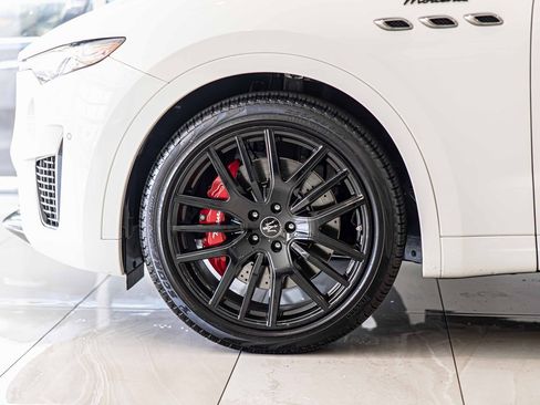 Used 2024 Maserati Levante Modena Ultima image 8