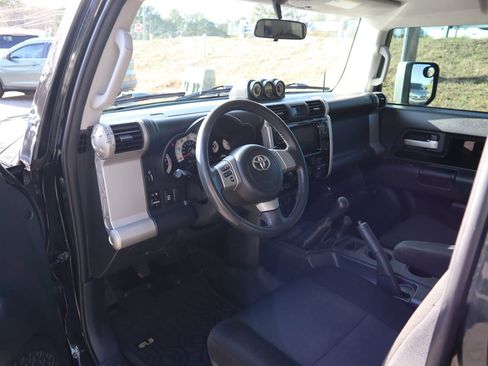 Used 2007 Toyota FJ Cruiser 4WD image 8