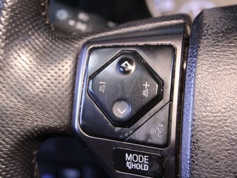 Used 2021 Toyota Tacoma TRD Sport image 19