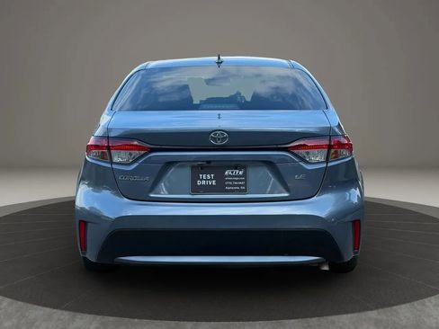 Used 2022 Toyota Corolla LE image 5