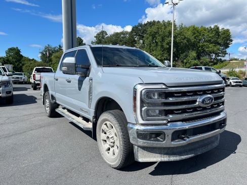 Used 2025 Ford F250 Lariat w/ Chrome Package AWD/4WD image 4