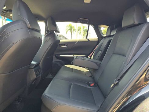 Used 2024 Toyota Venza XLE AWD/4WD image 18