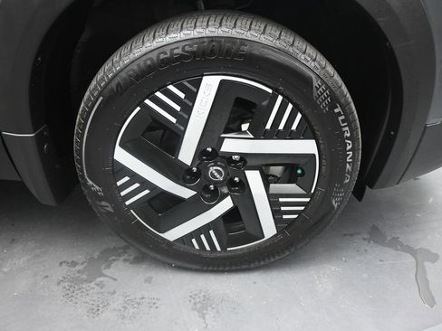 Used 2025 Nissan Kicks SV image 19