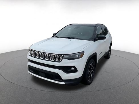 Used 2025 Jeep Compass Limited image 7