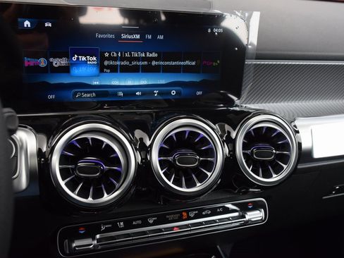 New 2025 Mercedes-Benz GLB 35 AMG 4MATIC image 23