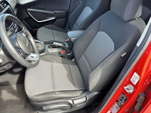 Used 2022 Kia Soul LX w/ Technology Package FWD image 13