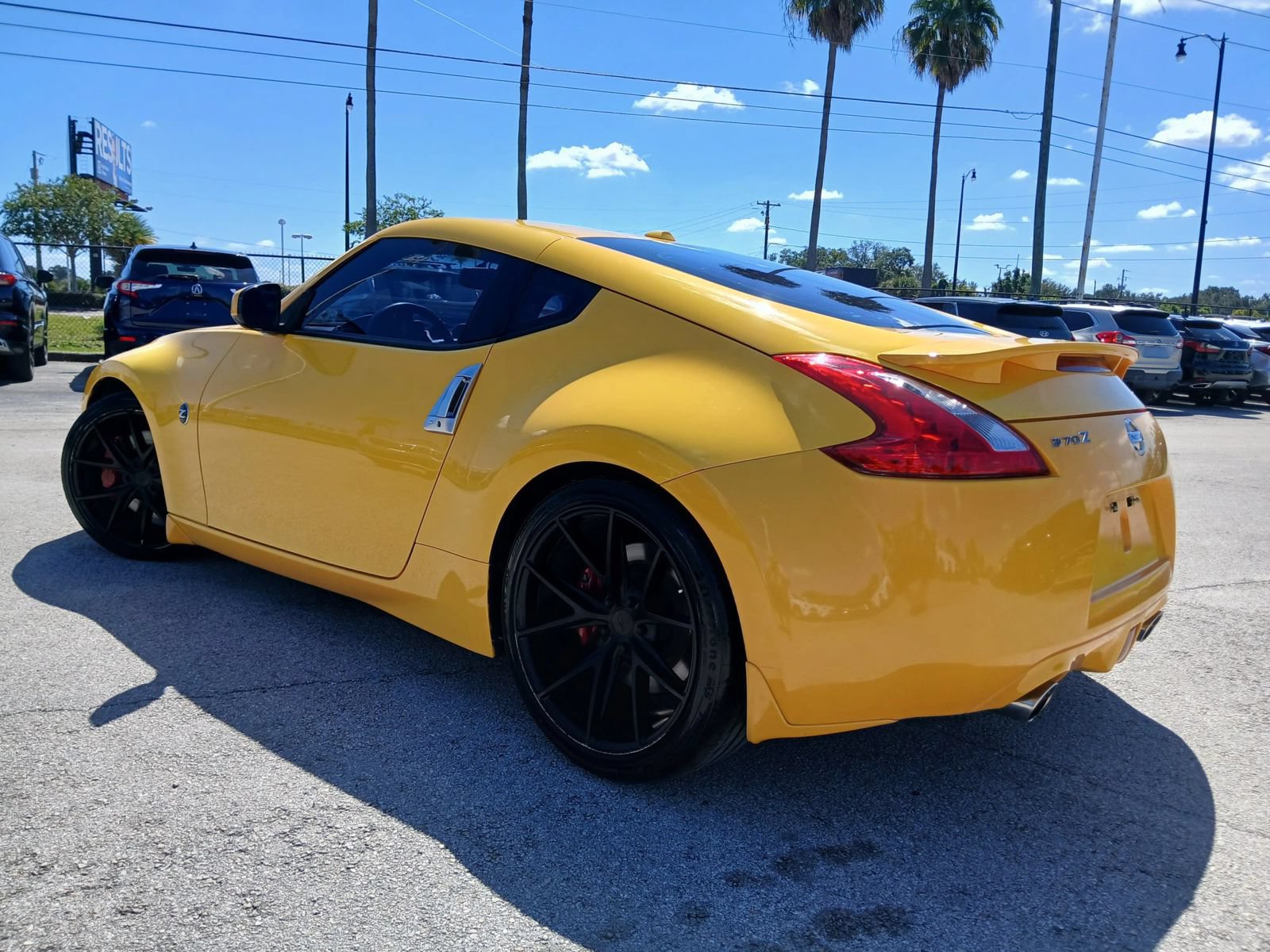 Used 2017 Nissan 370Z Coupe RWD image 4