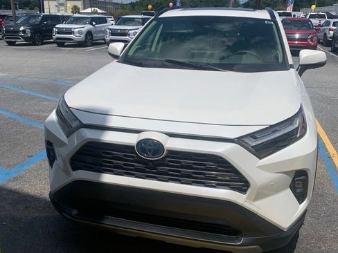 Used 2022 Toyota RAV4 Limited AWD/4WD image 9