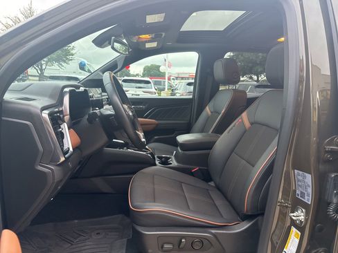Used 2024 GMC Canyon AT4 AWD/4WD image 7