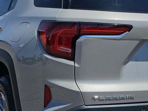Used 2026 GMC Terrain Elevation FWD image 9