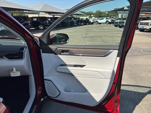 Used 2027 GMC Acadia Denali FWD image 20