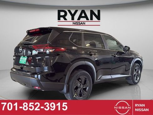 New 2026 Nissan Rogue SV w/ Cold Weather Package AWD/4WD image 17