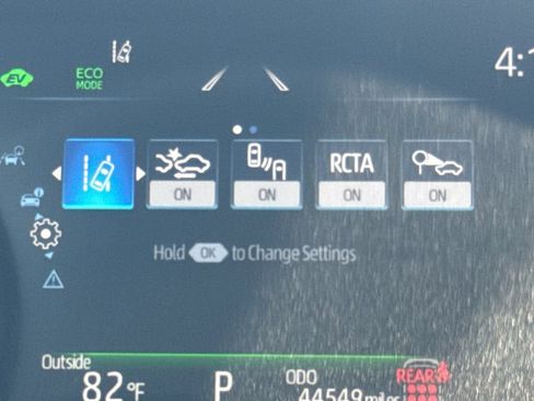 Used 2025 Toyota Sienna LE AWD/4WD image 19