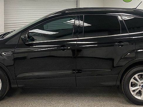 Used 2018 Ford Escape SE image 8