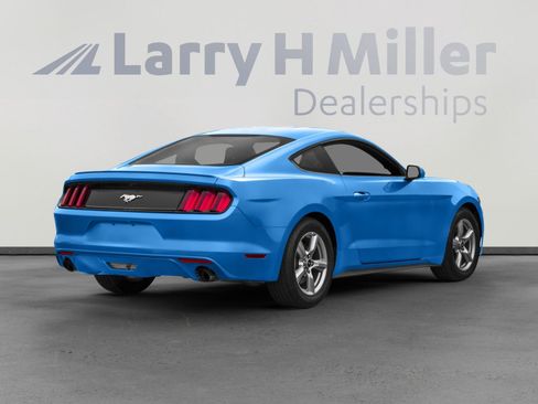 Used 2017 Ford Mustang Coupe image 2