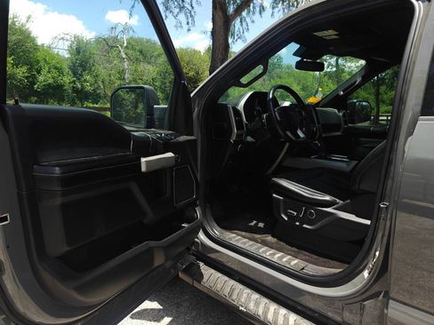 Used 2018 Ford F150 Lariat w/ Equipment Group 502A Luxury AWD/4WD image 10