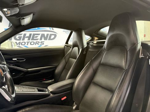 Used 2018 Porsche 718 Cayman w/ Sport Chrono Package image 19