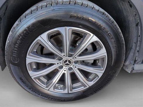 Used 2024 Mercedes-Benz GLC 300 4MATIC image 24