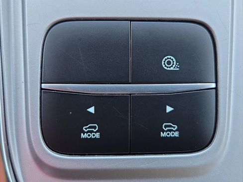 Used 2023 Ford Explorer Limited image 19