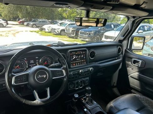 Used 2021 Jeep Gladiator Overland AWD/4WD image 14