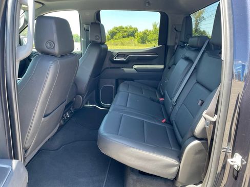 Used 2025 GMC Sierra 1500 SLT AWD/4WD image 36