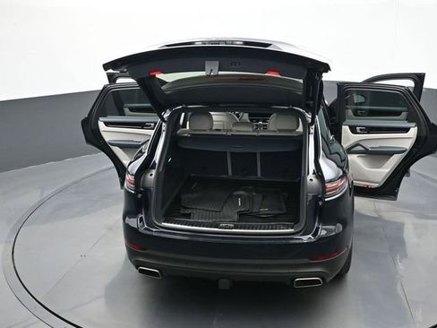 Certified 2022 Porsche Cayenne Platinum Edition AWD/4WD image 27